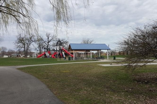 Lake Louise Park - 5641 Circle Dr