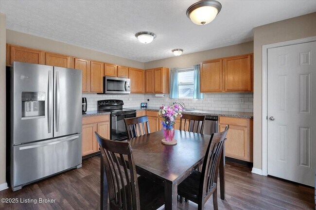 Building Photo - Beautiful Ranch in Indian Falls