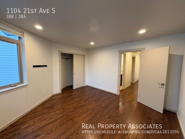 Building Photo - 1104 21st Ave S