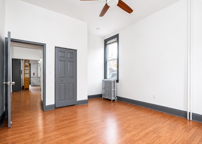 Building Photo - 814 28th St
