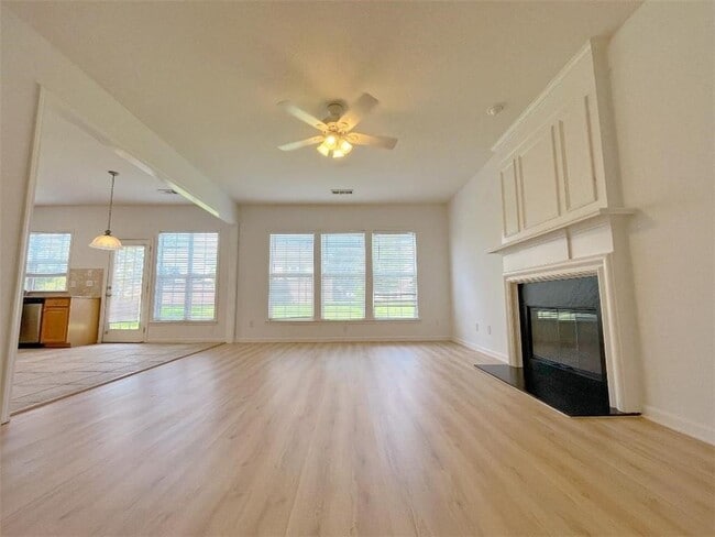 Building Photo - 8205 Norwich Pl