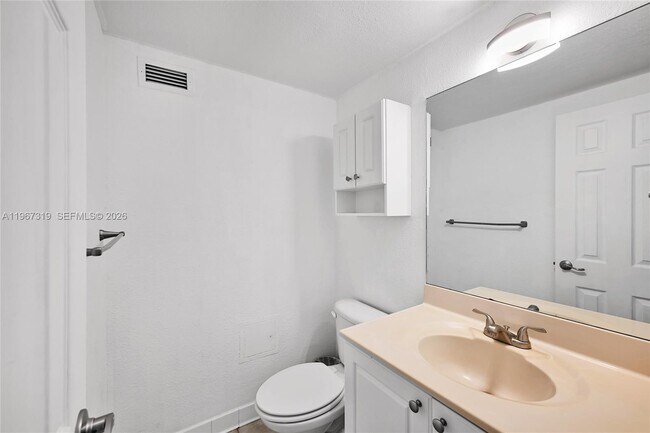 Building Photo - 2501 S Ocean Dr