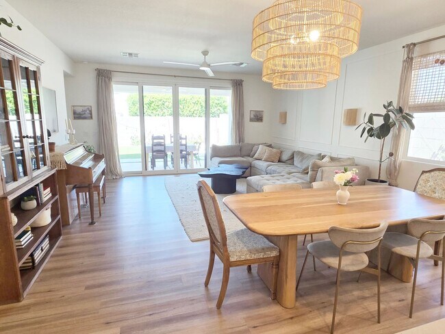 Building Photo - 4-bedroom + Den, 3-bath home in The Preserve at San Tan