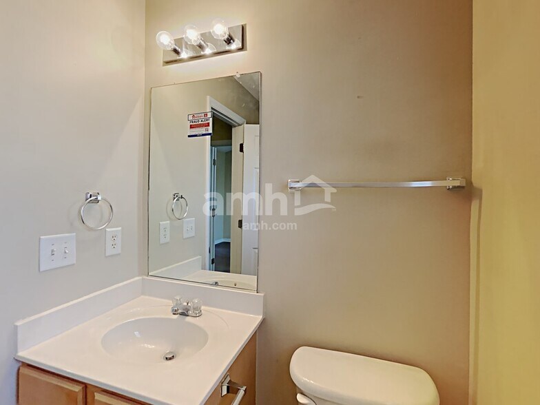 Building Photo - 116 Nightshade Ln