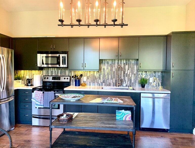 Kitchen - 889 Date St