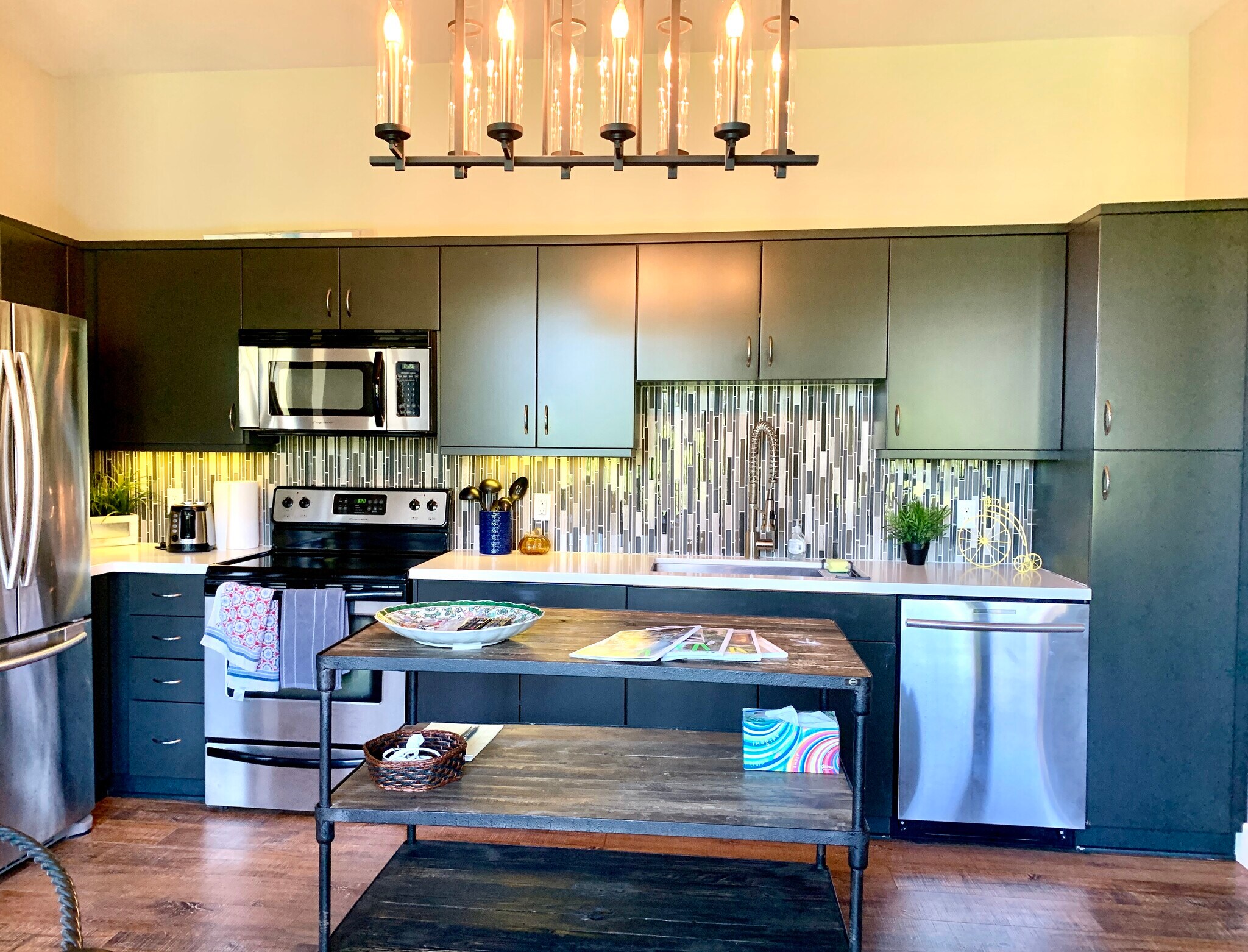 Kitchen - 889 Date St