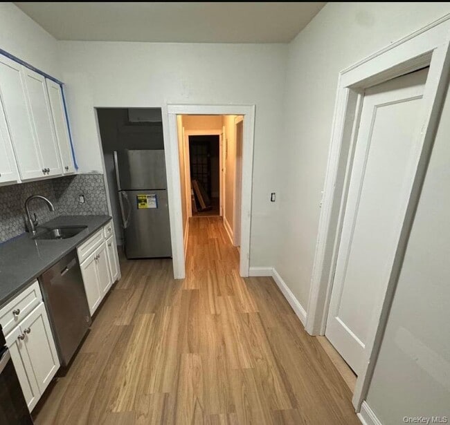 Building Photo - 81-16 Dongan Ave