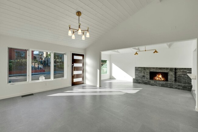 Building Photo - 4279 Hortensia St