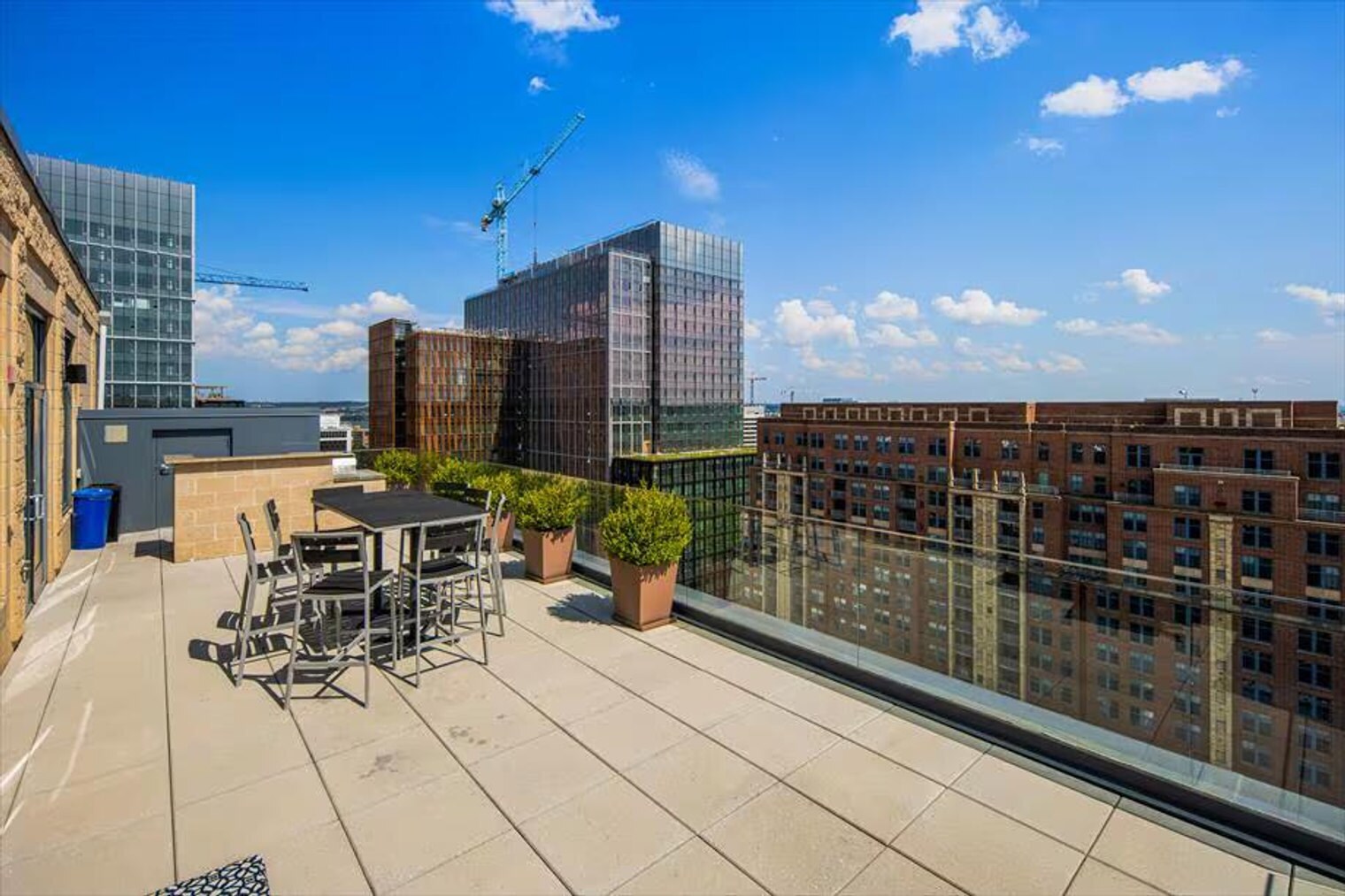 Building Photo - 1405 S Fern St