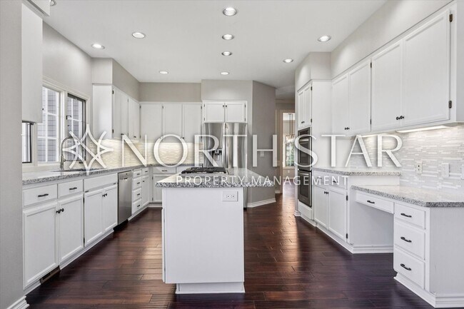 Building Photo - 2055 Ridge Pointe Dr