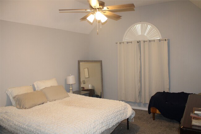 Building Photo - 7018 Crystal Dowels Dr