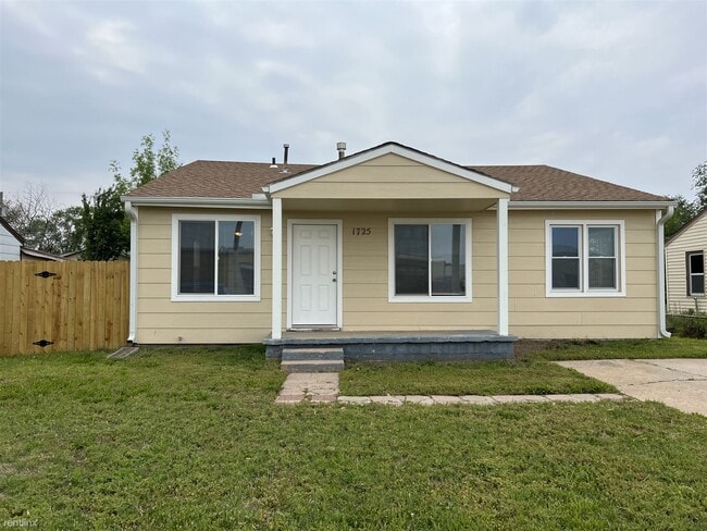 Primary Photo - 3 br, 1 bath House - 1725 S Saint Clair Ave