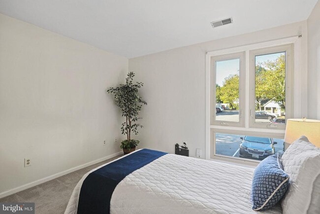 Building Photo - 5006 Dorsey Hall Dr