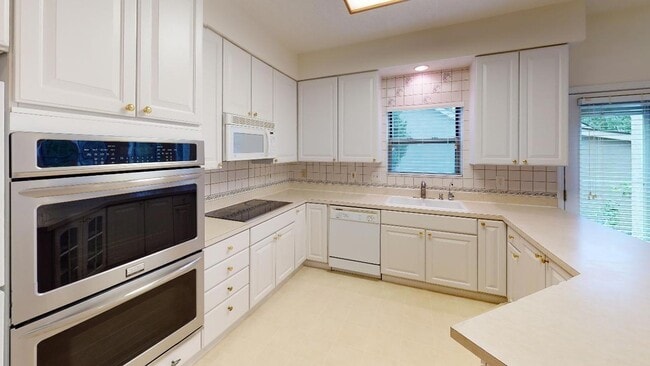 Building Photo - 6498 Ringsend Ct