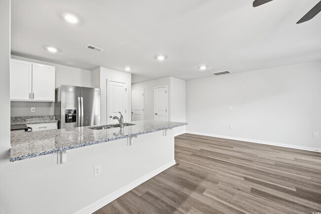 Building Photo - 322 Honeystone St