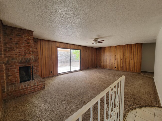 Building Photo - 7716 Iroquois Dr