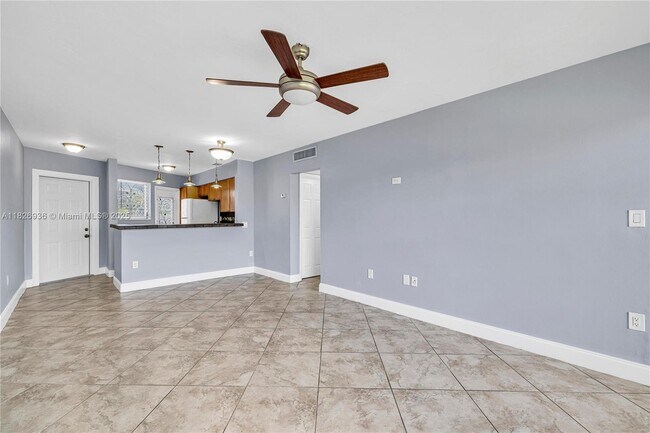 Building Photo - 1715 NE Miami Gardens Dr