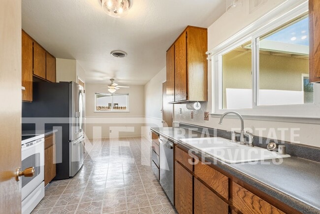 Building Photo - 2616 Luveta Way