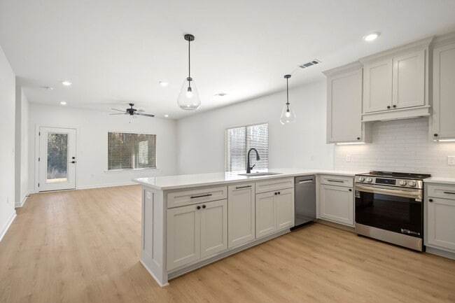 Building Photo - West Little Rock - 1500 SqFt New Constuction 3 Bed 2 Bath off Kanis Road