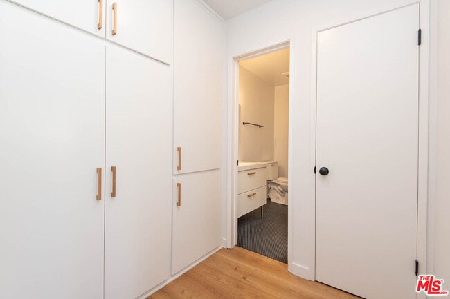 Building Photo - 5935 Chula Vista Way