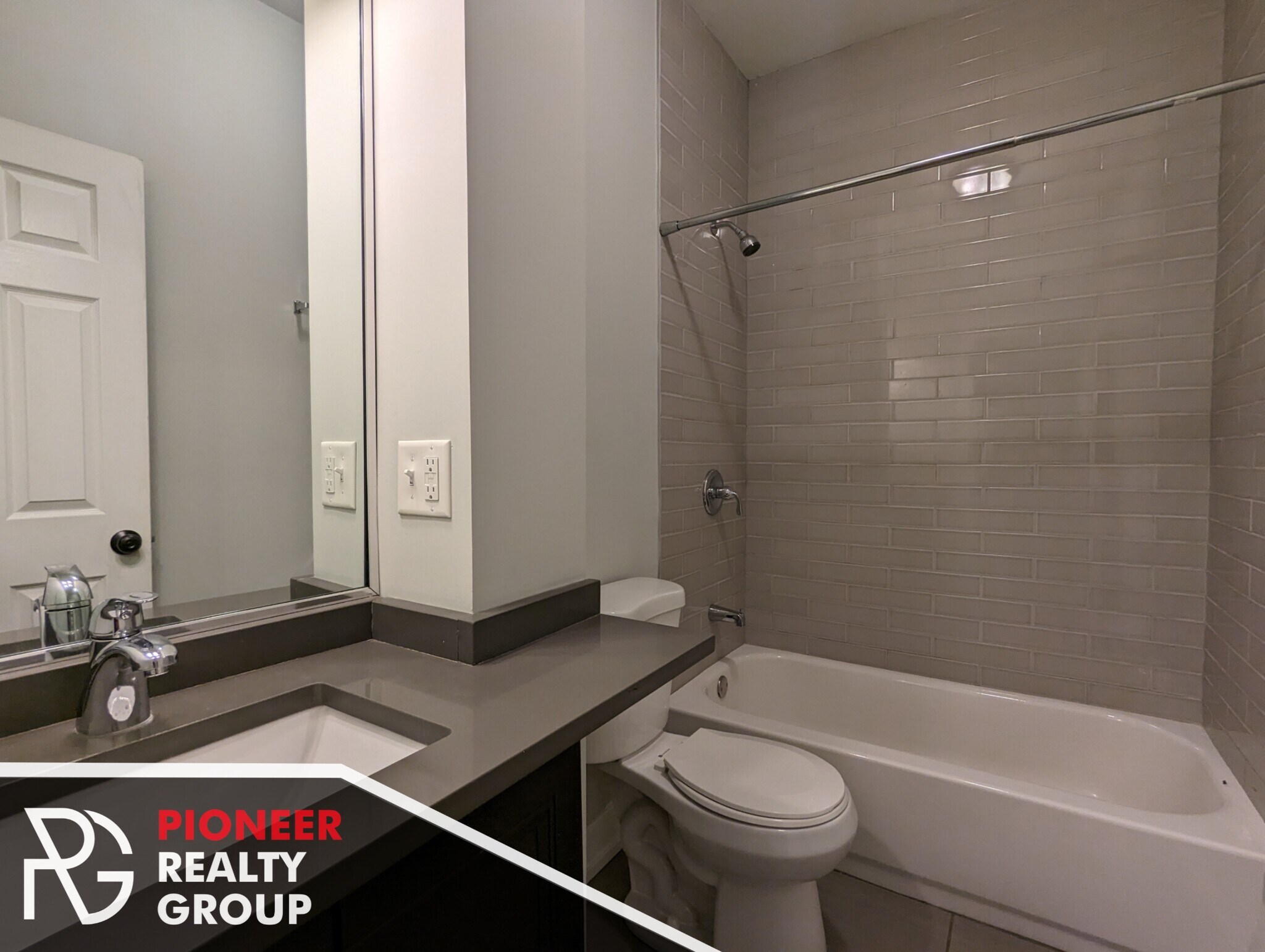 Building Photo - 2846 N Mildred Ave