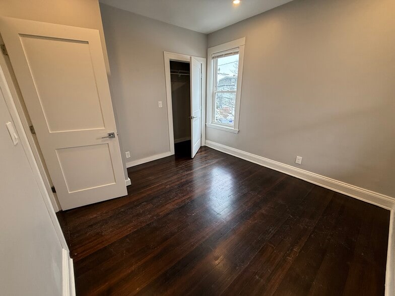 Building Photo - 19 Chase St