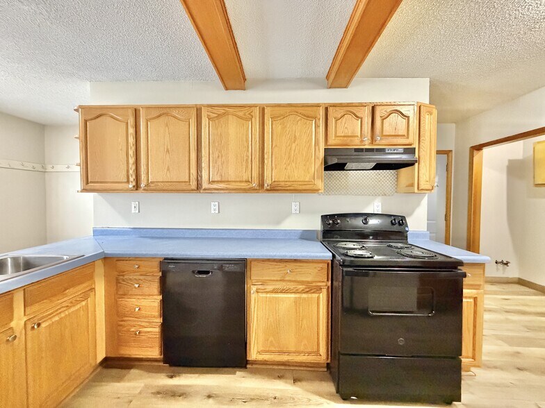 Building Photo - 1014 10th St