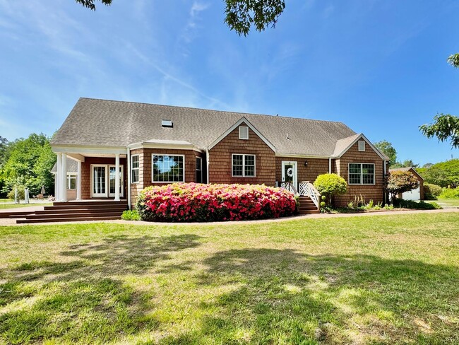 Primary Photo - Waterfront Home on 1 Acre Treed Lot, 4/2 +...