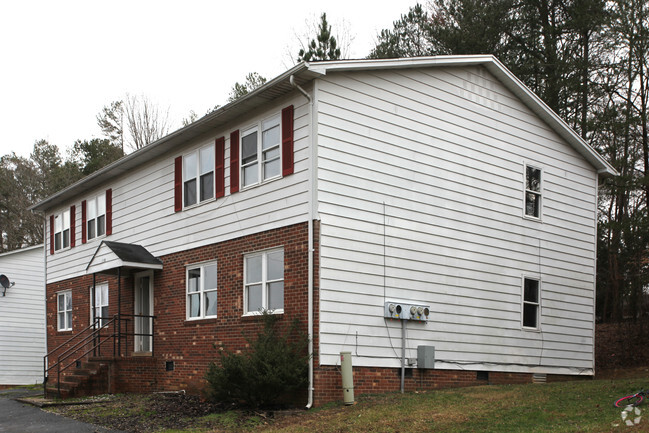 Building Photo - 1962 Lakeview Rd