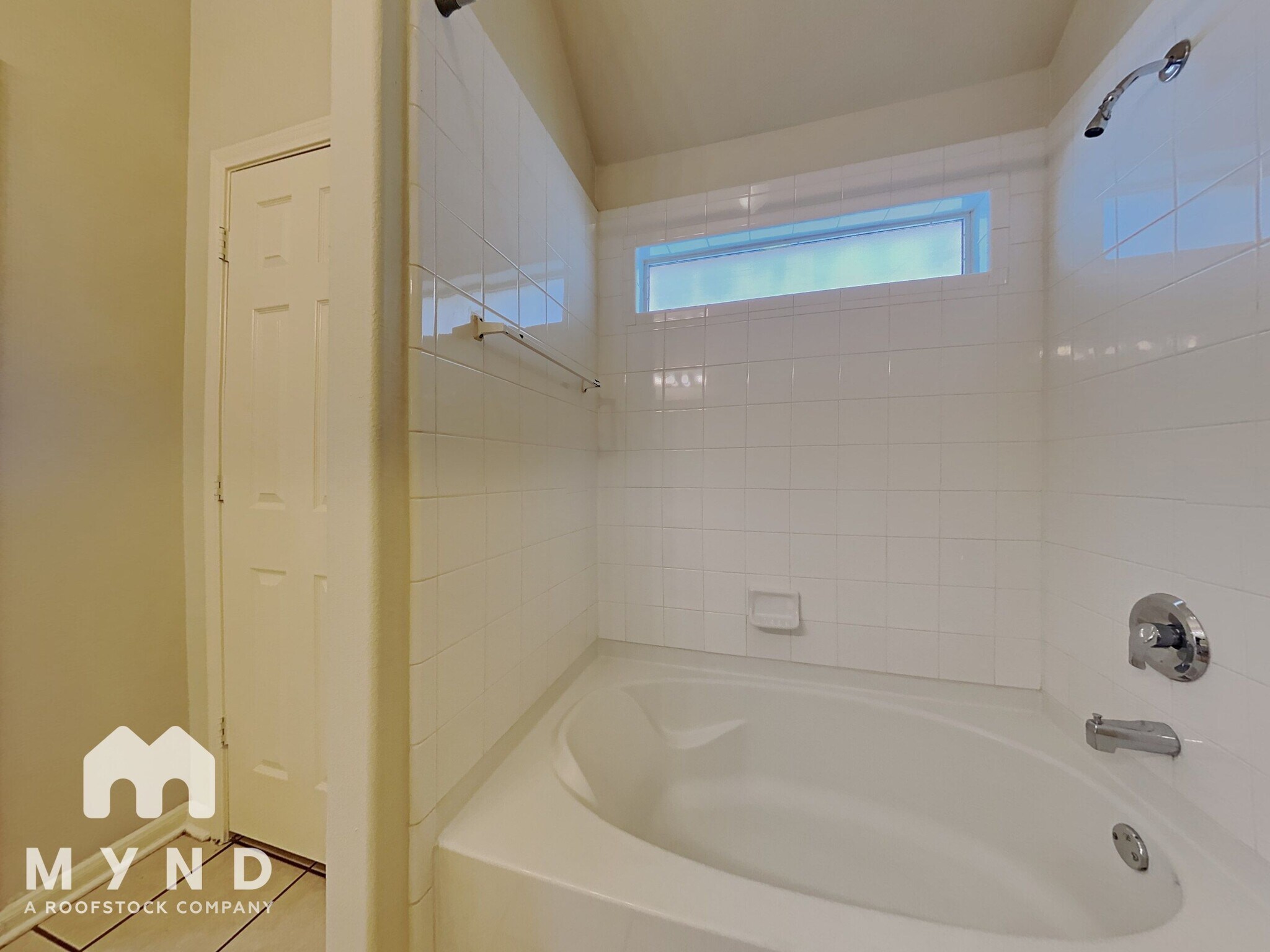 Building Photo - 807 Forest Star