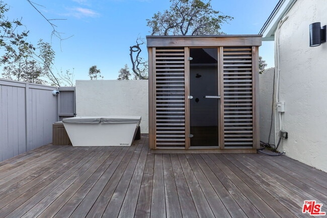 Building Photo - 17620 Camino De Yatasto