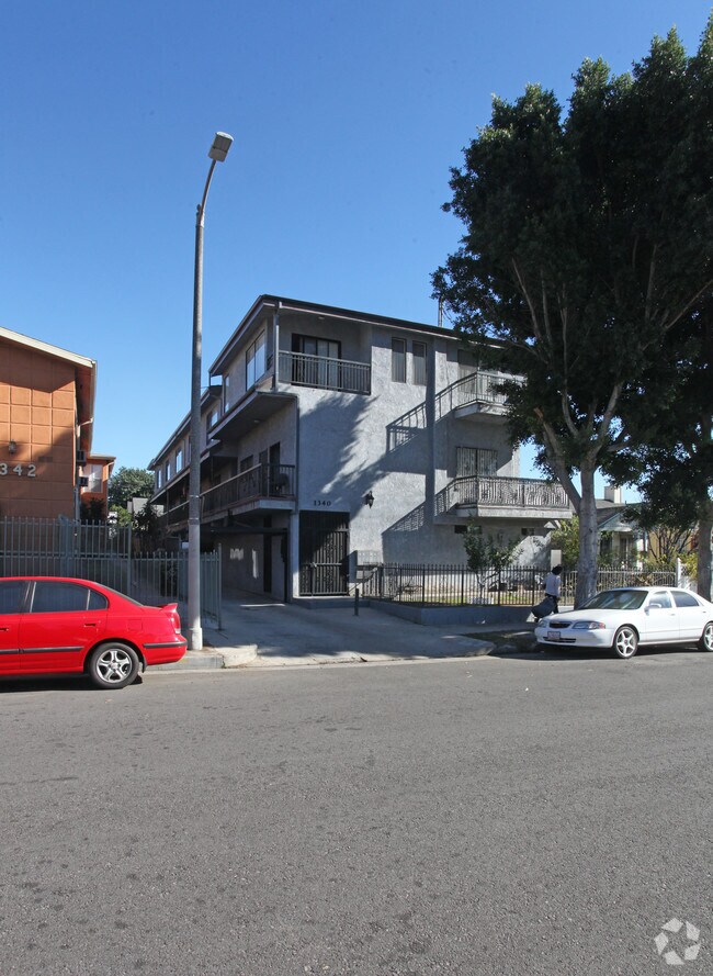 Primary Photo - 1340 Mariposa Ave