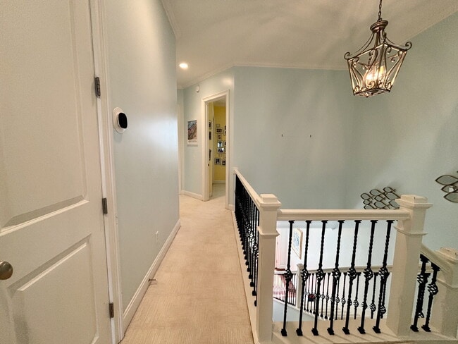 Building Photo - 3 Bedroom Townhouse W/ Sunset Water Views!