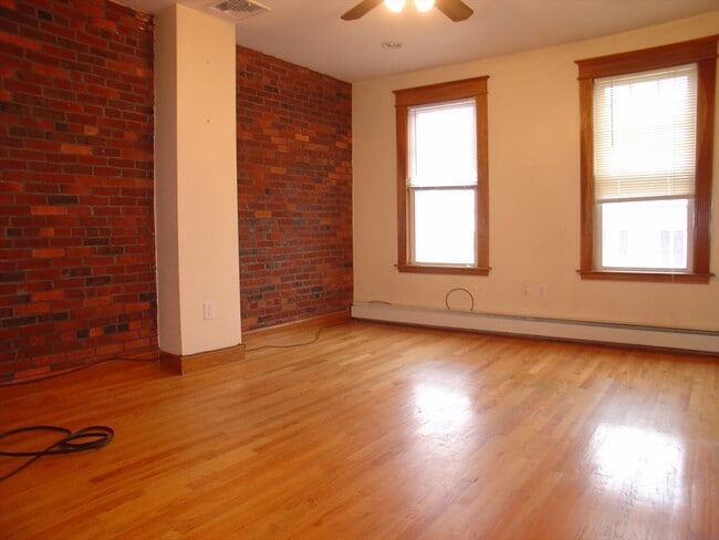 Primary Photo - 527 E 3rd St