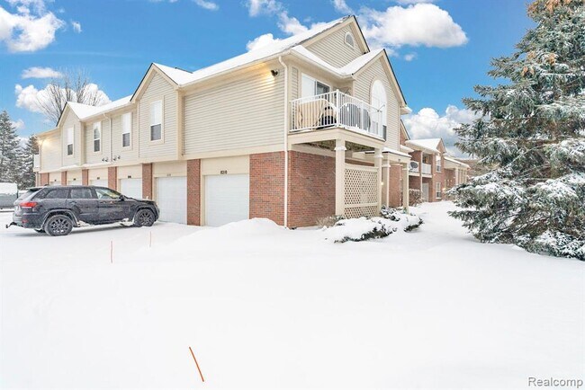 Building Photo - 8208 Chesapeake Cir