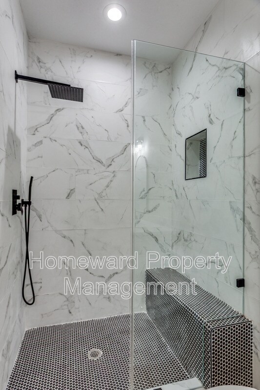 Building Photo - 8004 Julie Ave