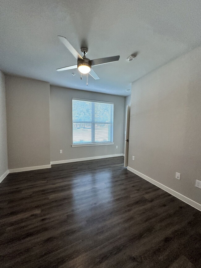 Building Photo - 5701 McKinney Pl Dr