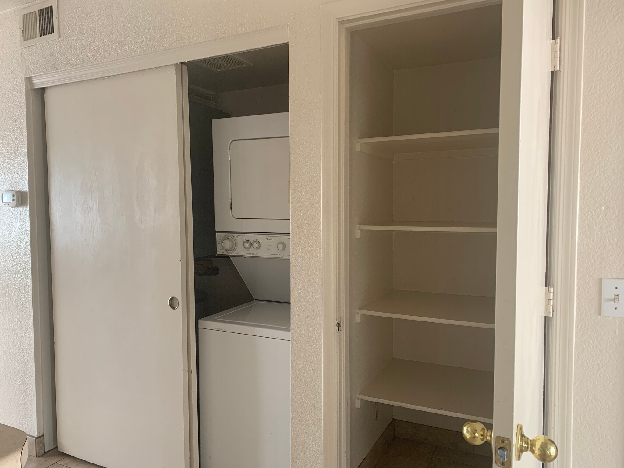 Building Photo - 444 W Ivyglen St