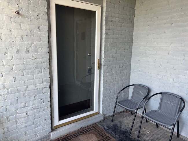 Building Photo - Gorgeous 1 Bedroom 1 Bathroom Condo locate...