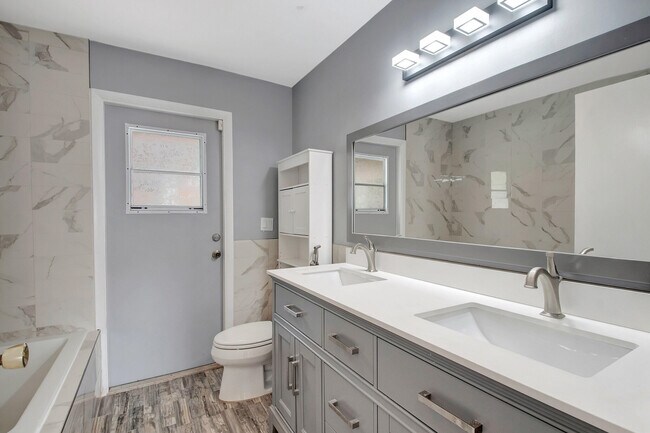 Building Photo - 9953 Majestic Way