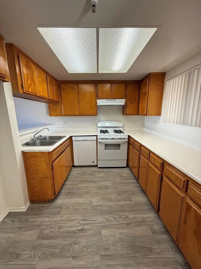 Interior Photo - 14020 Yukon Avenue,