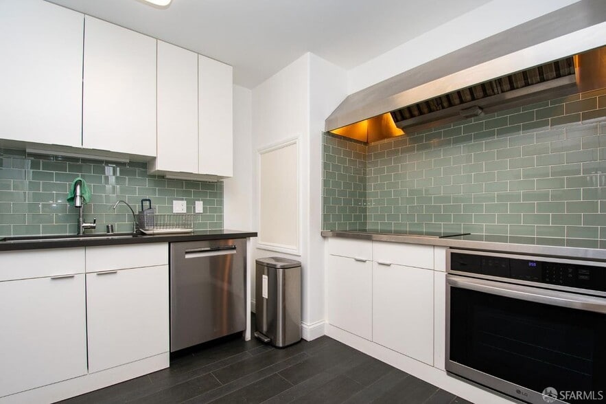 Building Photo - 127 Knockash Hill