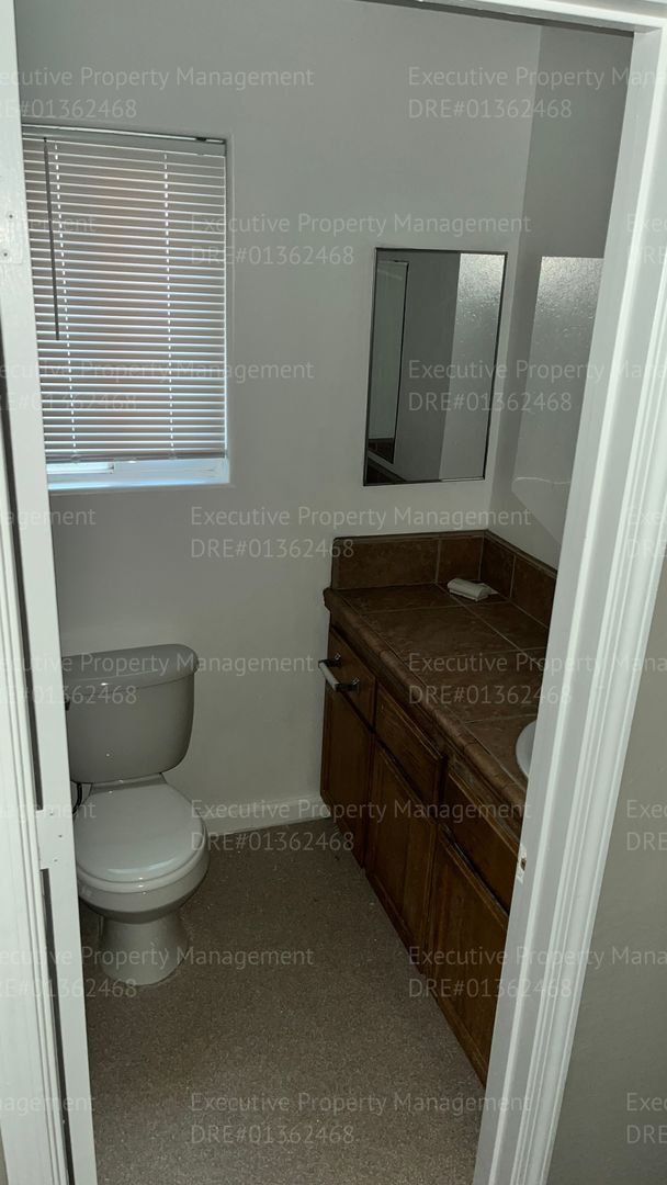 Building Photo - 730 S Haley St