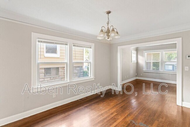 Building Photo - 5342 Park Ave