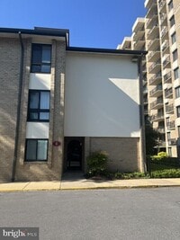 Building Photo - 6 Monroe St