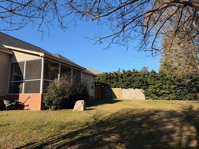 Building Photo - COMING SOON: Well Maintained 3BR 2BA Home w/ Pool Access + Dog Park in GREAT Location!