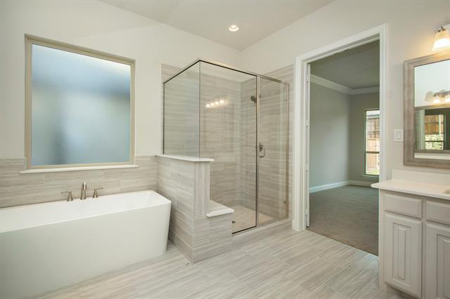 Building Photo - 2223 Clairmount Dr