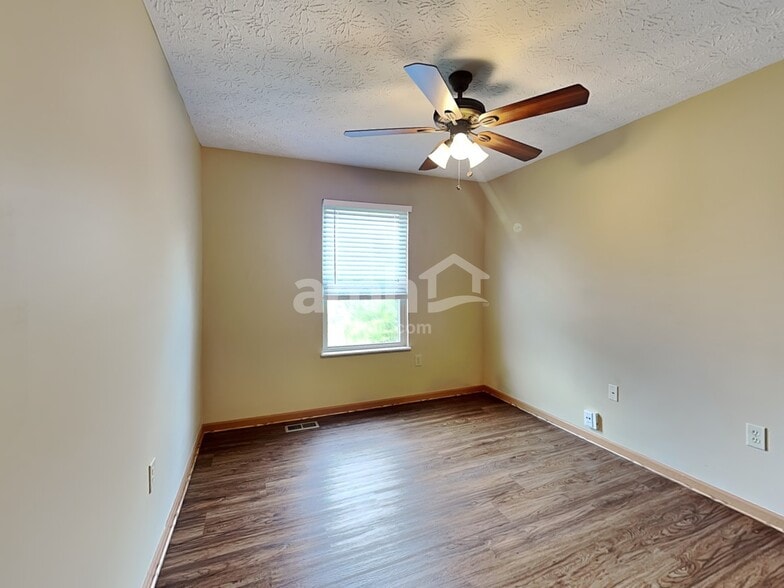 Building Photo - 438 Rothgate Dr