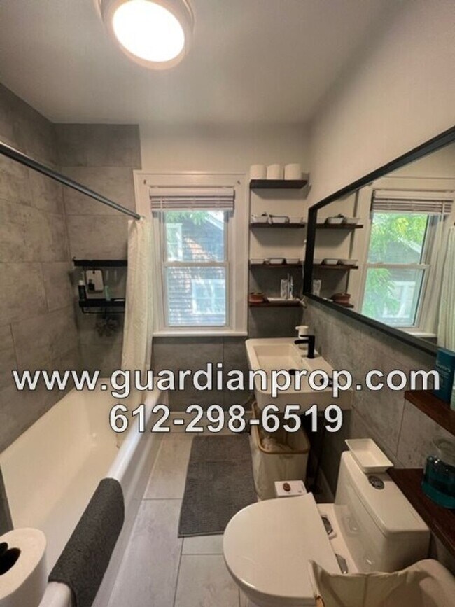 Building Photo - House Available August 1, Updated Kitchen ...
