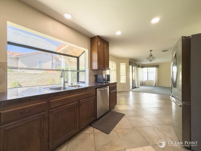 Building Photo - 4 Bedroom Home for Rent in Moorpark!